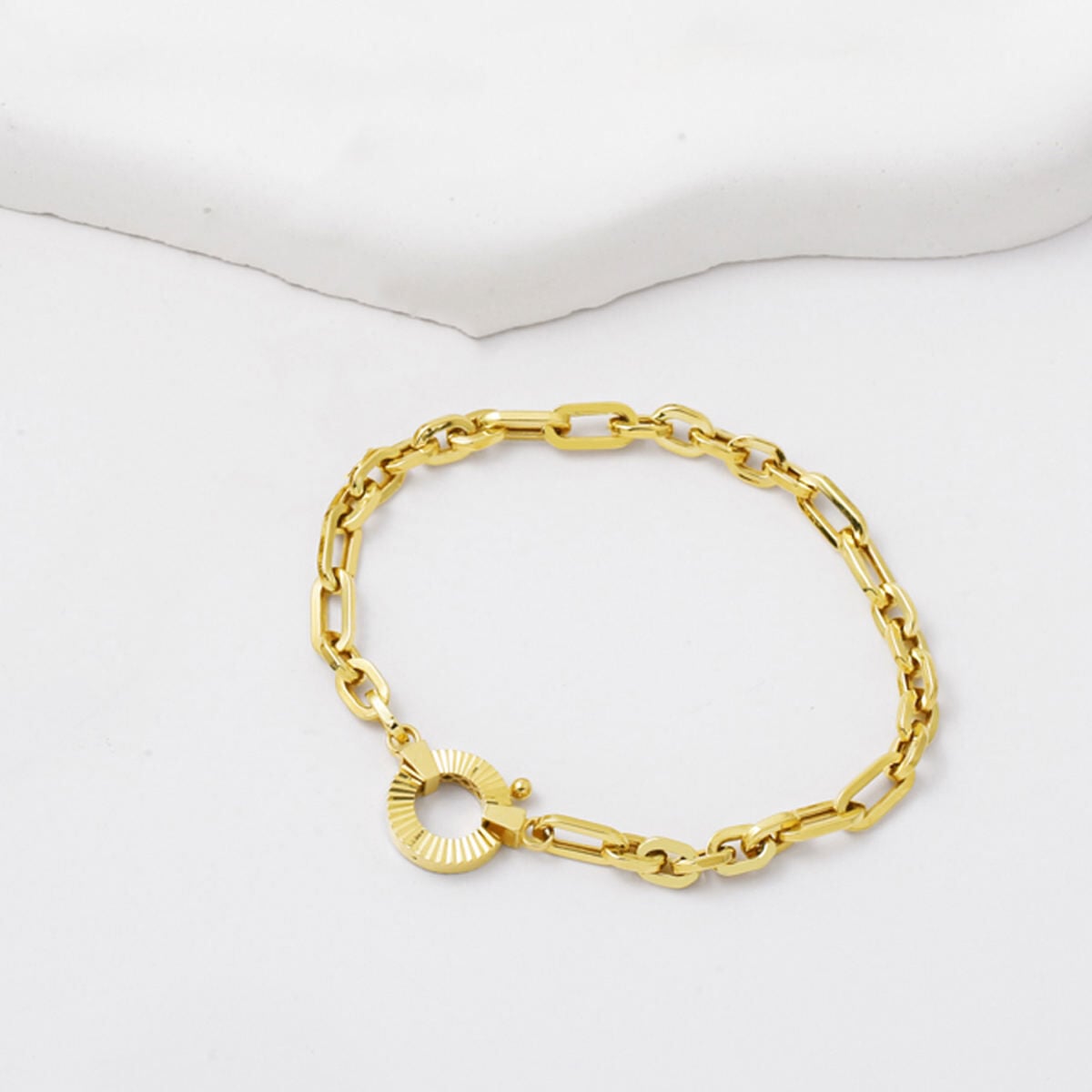 14K Yellow Gold Hoop Lock Chain Bracelet