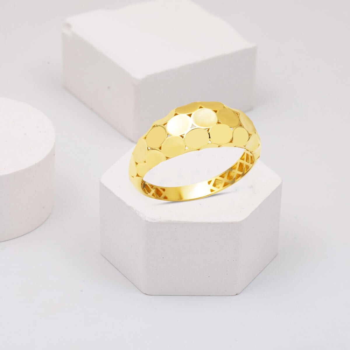 14K Yellow Gold Round Patterned Ring