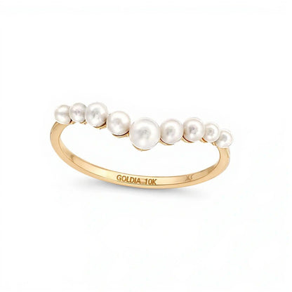 Graduating Freshwater Cultured Pearl Chevron Ring in 10K Gold