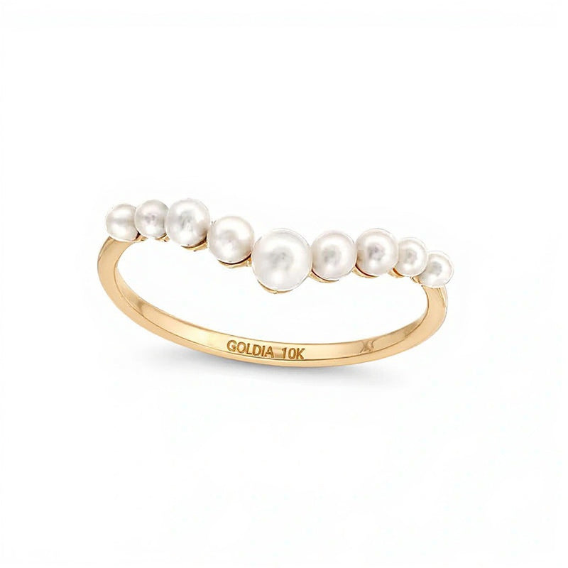 Graduating Freshwater Cultured Pearl Chevron Ring in 10K Gold