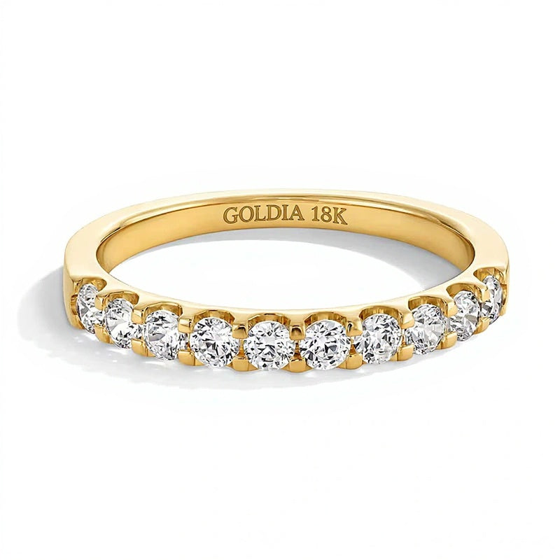0.5 CT. TW Diamond Band in 18K Gold (I/VS2)