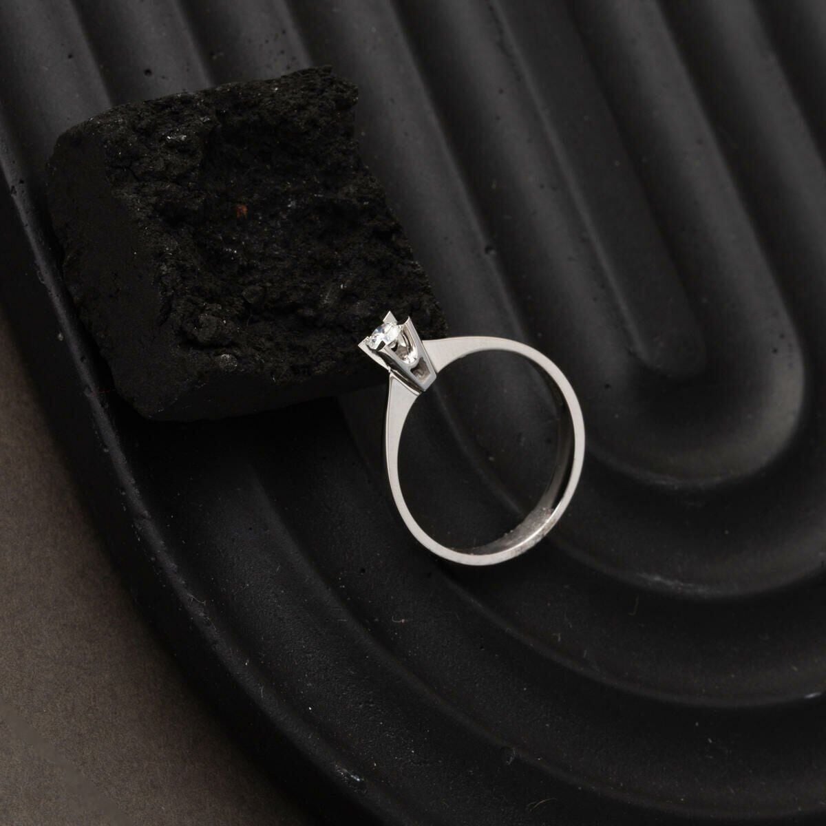 14K White Gold 0.11 Ct Solitaire Diamond Ring