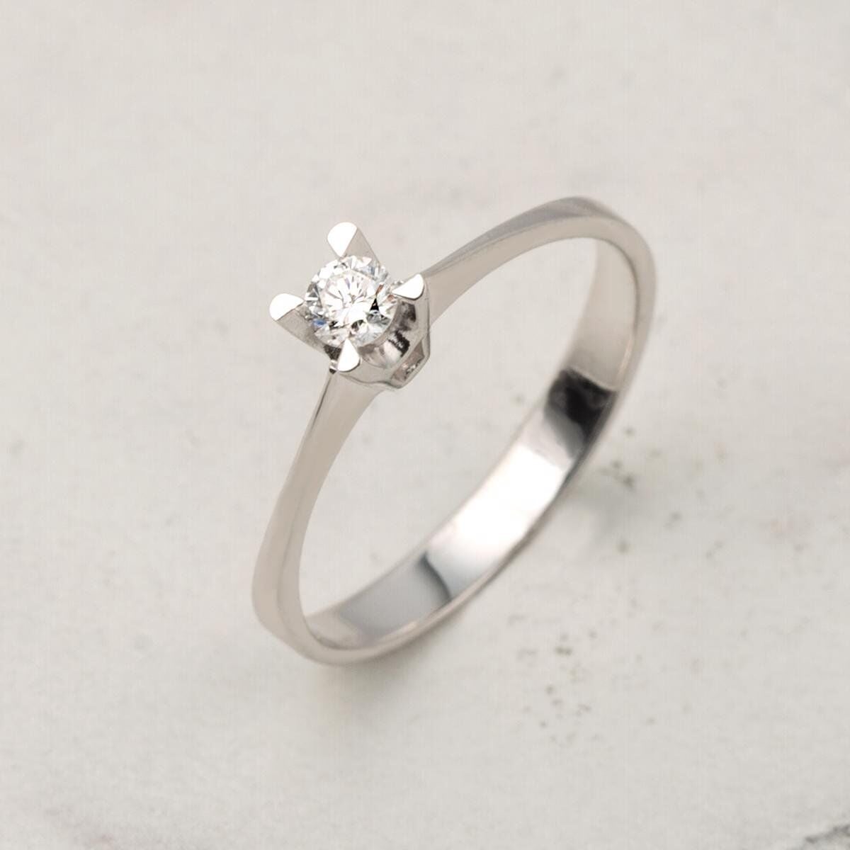 14K White Gold 0.13 Ct Solitaire Diamond Ring