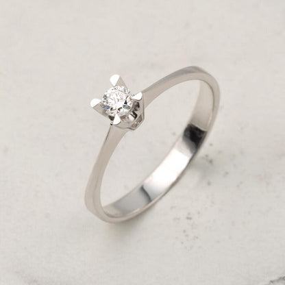 14K White Gold 0.13 Ct Solitaire Diamond Ring