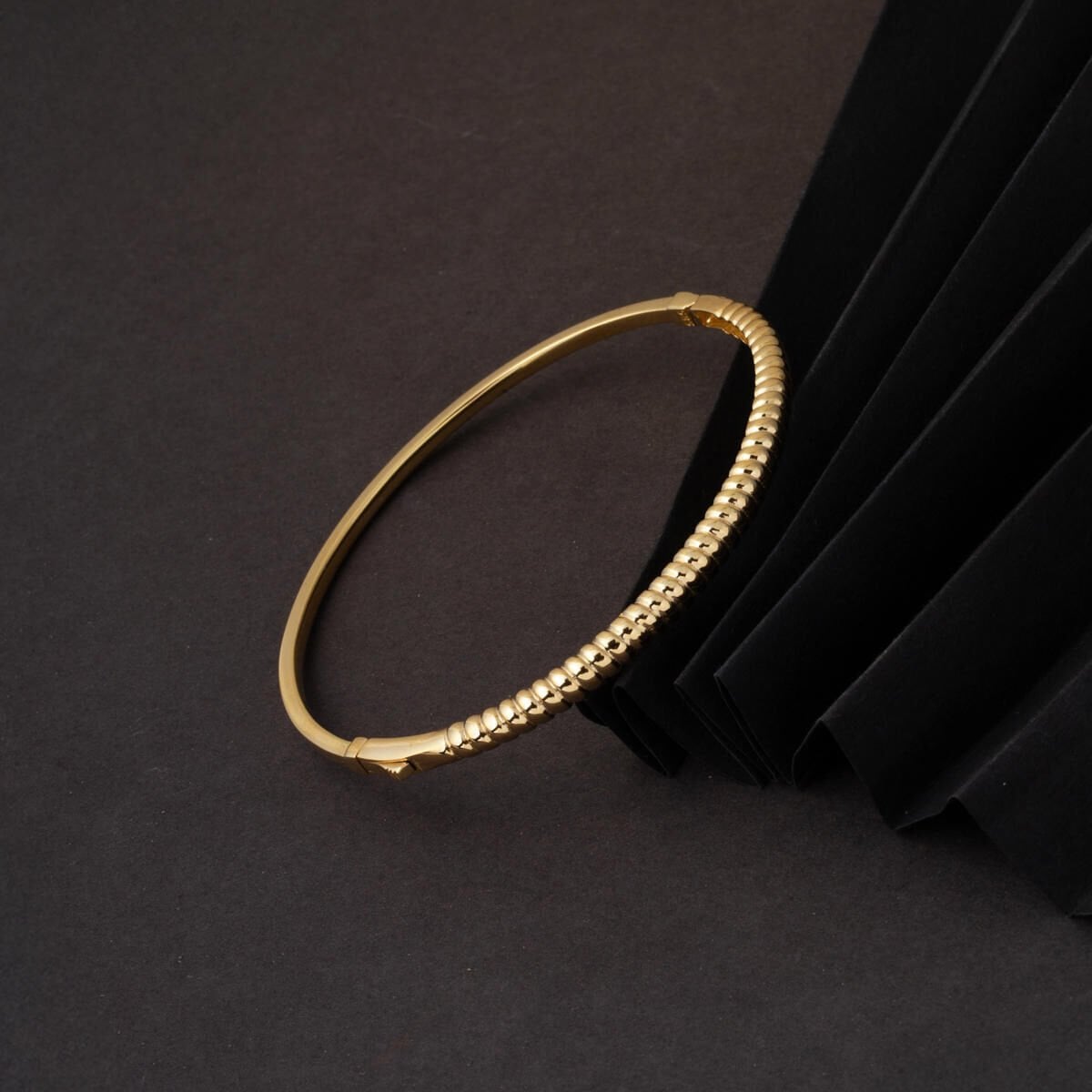 14K Yellow Gold Twisted Hinged Cuff Bangle (5.78 g)