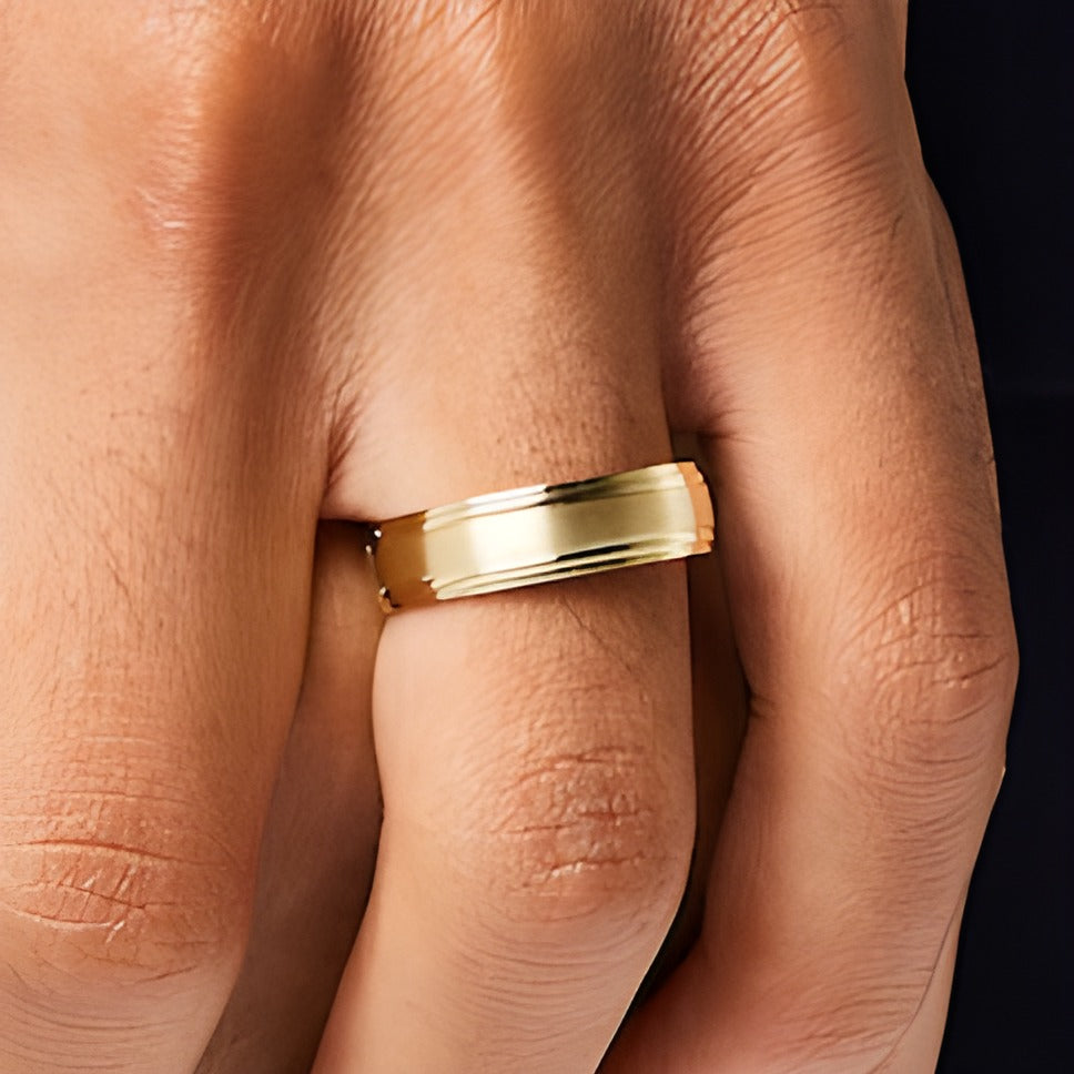 Men's 6.0mm Brushed Stepped Edge Wedding Band in 14K Gold - Size 10