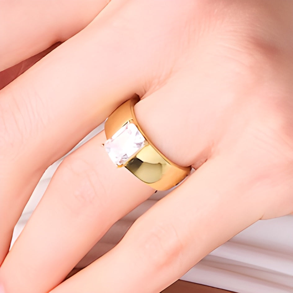 2.0 CT. Emerald-Cut Lab-Grown Diamond Solitaire Cigar Band Engagement Ring in 14K Gold (F/VS2)