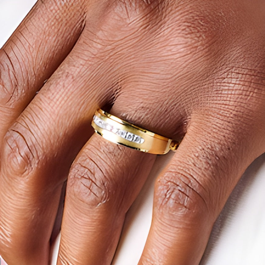 0.25 CT. TW Diamond Nine Stone Stepped Edge Band in 10K Gold