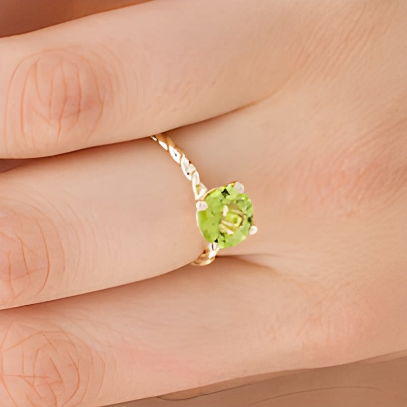 8.0mm Peridot Solitaire Rope Shank Ring in 10K Gold