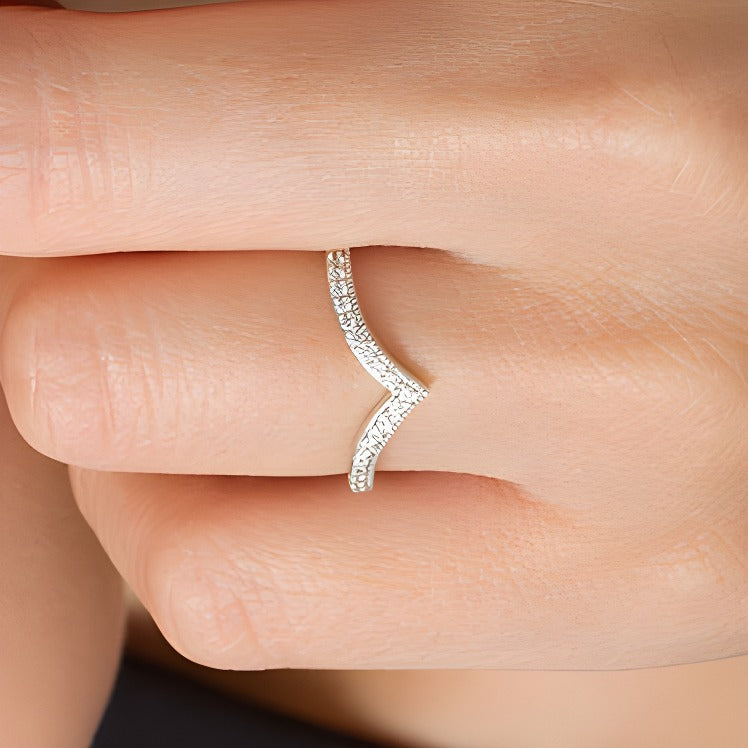 0.17 CT. TW Diamond Chevron Vintage-Style Anniversary Band in 10K White Gold