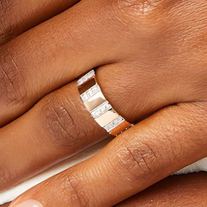 0.25 CT. TW Diamond Trio Linear Row Band in 10K Rose Gold