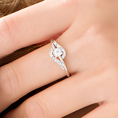 0.2 CT. TW Diamond Bypass Promise Ring in 10K White Gold