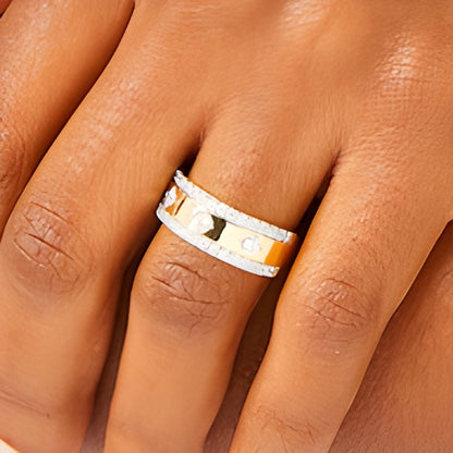 0.75 CT. TW Diamond Edge Center Station Band in 10K Gold