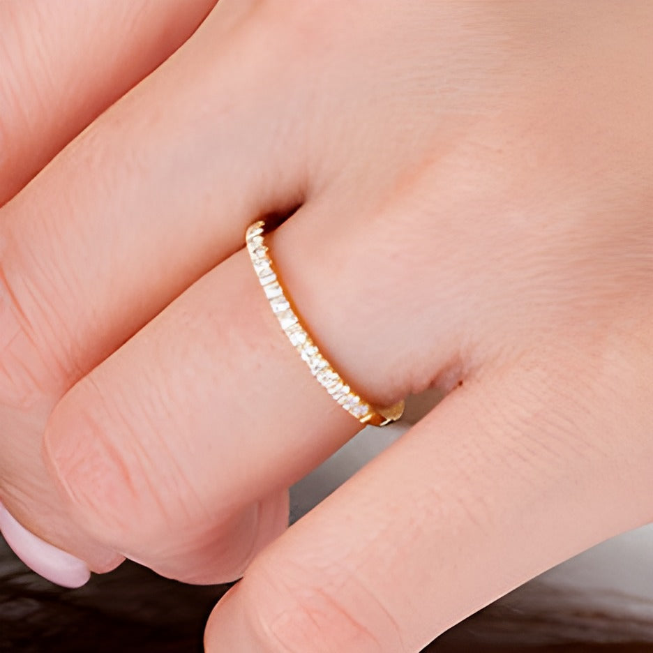 0.25 CT. TW Diamond Ribbon Wedding Band in 10K Gold