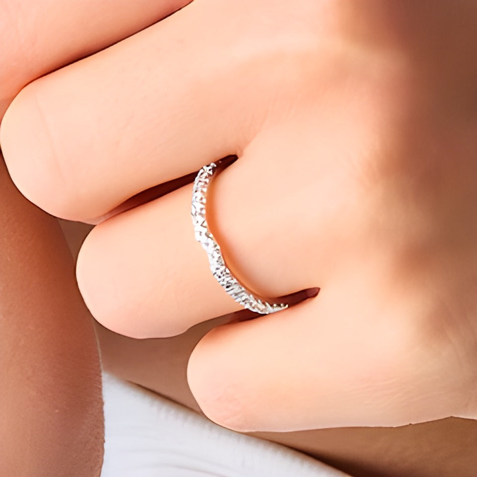 0.25 CT. TW Lab-Grown Diamond Contour Band in 14K White Gold (F/SI2)