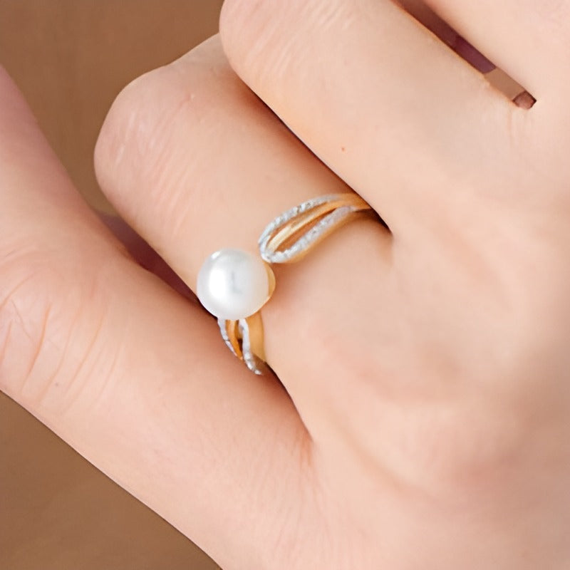 7.0mm Freshwater Cultured Pearl and 0.05 CT. TW Diamond Split Shank Ring in 10K Gold