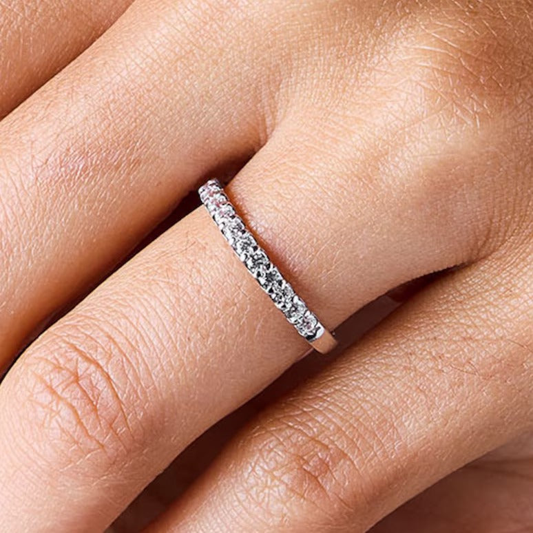 0.33 CT. TW Diamond Band in 18K White Gold (F/I1)