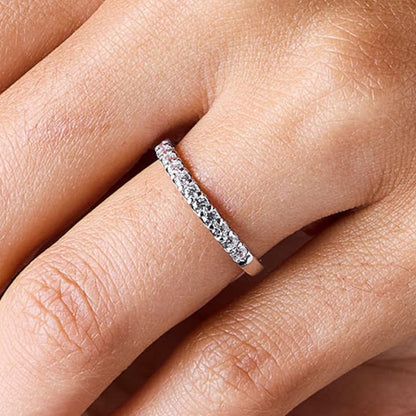 0.33 CT. TW Diamond Band in 18K White Gold (F/I1)