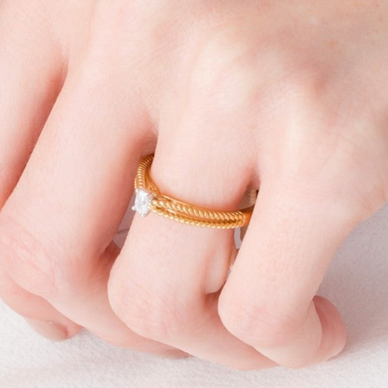 0.2 CT. Emerald-Cut Diamond Solitaire Rope Split Shank Promise Ring in 14K Gold