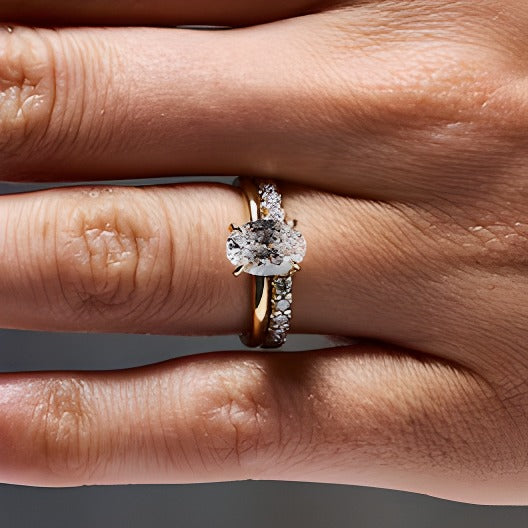 2.0 CT. TW Oval Lab-Grown Diamond Bridal Set in 14K Yellow Gold (F/VS2)