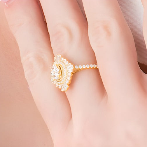 1.25 CT. TW Composite Diamond Oval Starburst Frame Ring in 14K Gold
