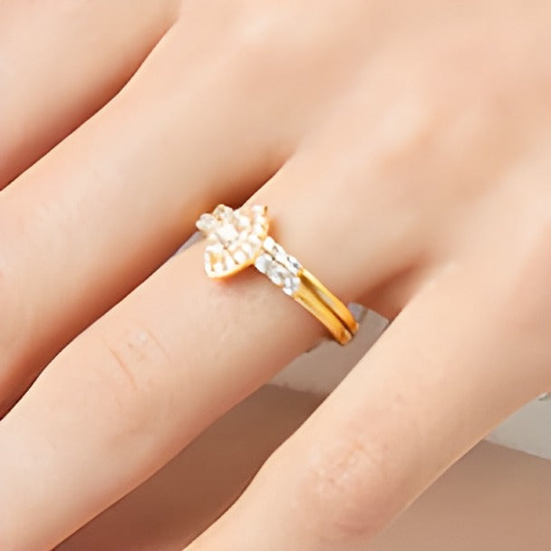 0.5 CT. TW Marquise-Shaped Multi-Diamond Frame Bridal Set in 10K Gold