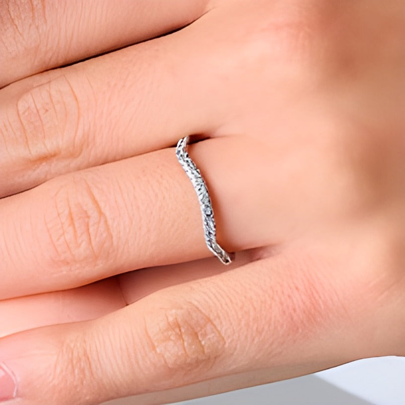 0.25 CT. TW Lab-Grown Diamond Contour Band in 14K White Gold (F/SI2)