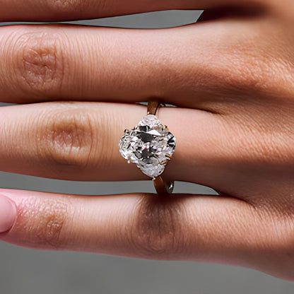 3.63 CT. TW Oval Lab-Grown Diamond Three-Stone Engagement Ring in 14K Gold (F/VS2)