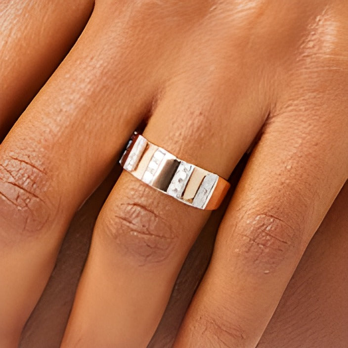 0.5 CT. TW Diamond Trio Linear Row Band in 10K Rose Gold