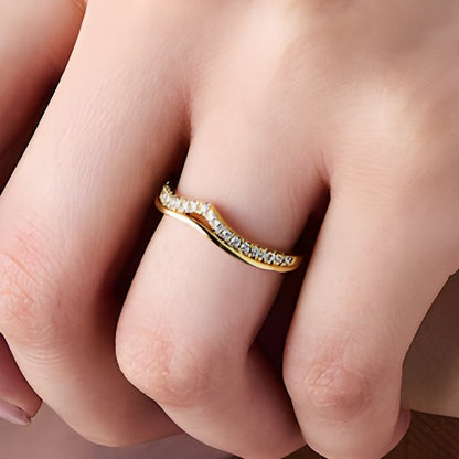 0.17 CT. TW Lab-Grown Diamond Chevron Anniversary Band in 14K Gold (F/VS2)