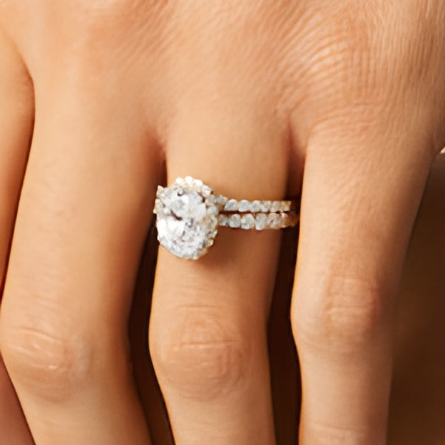 2.88 CT. TW Oval Lab-Grown Diamond Frame Bridal Set in 14K Gold (I/SI2)