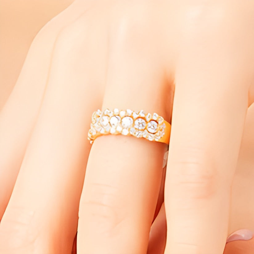 1.0 CT. TW Diamond Scallop Edge Band in 10K Gold