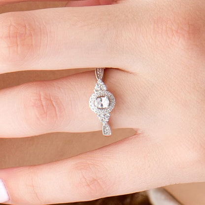 0.33 CT. TW Oval Diamond Frame Tri-Sides Vintage-Style Engagement Ring in 10K White Gold