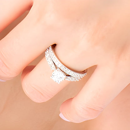 1.0 CT. TW Diamond Tapered Shank Bridal Set in 10K White Gold