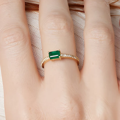 Emerald and 0.1 CT. TW Diamond Ring in 14K Gold