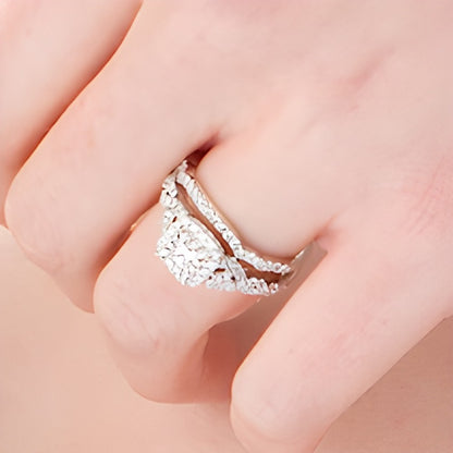 1.0 CT. TW Princess-Cut Diamond Frame Twist Shank Bridal Set in 10K Two-Tone Gold