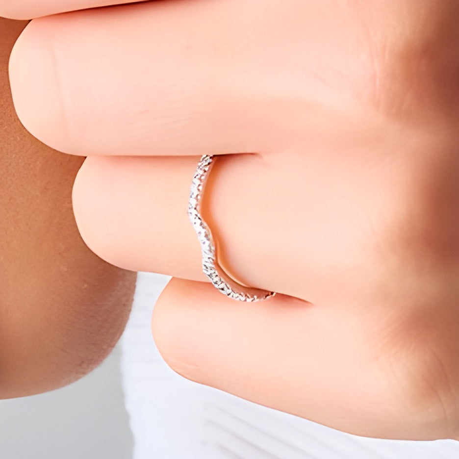 0.25 CT. TW Lab-Grown Diamond Contour Band in 14K White Gold (F/SI2)