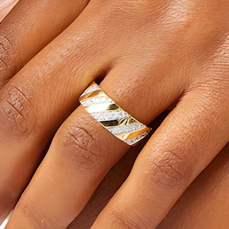 0.5 CT. TW Diamond Slant Row Band in 10K Gold