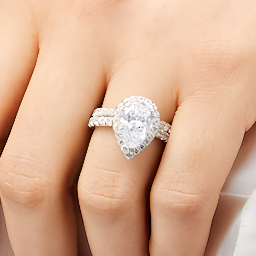 4.5 CT. TW Pear-Shaped Lab-Grown Diamond Frame Bridal Set in 14K White Gold (I/SI2)