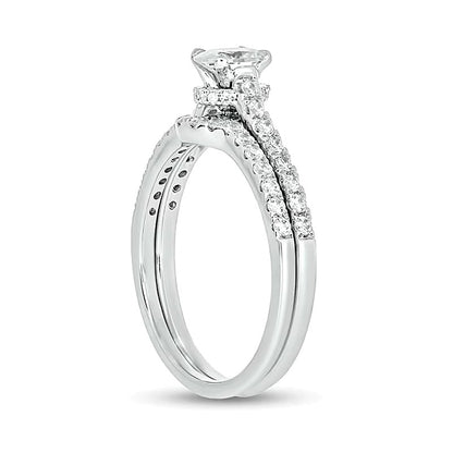 1.0 CT. TW Oval Diamond Bridal Set in 14K White Gold (I/I2)