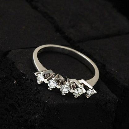 14K White Gold 0.25 Ct Five Stone Diamond Ring