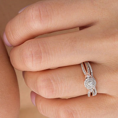 0.25 CT. TW Diamond Double Frame V-Sides Bridal Set in 10K Rose Gold