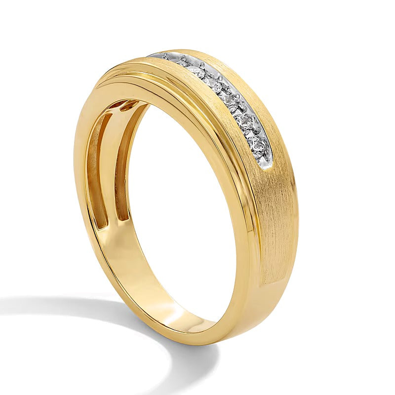 0.25 CT. TW Diamond Nine Stone Stepped Edge Band in 10K Gold