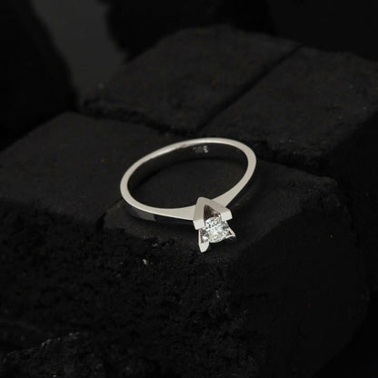 14K White Gold 0.30 Ct Single Stone Diamond Ring