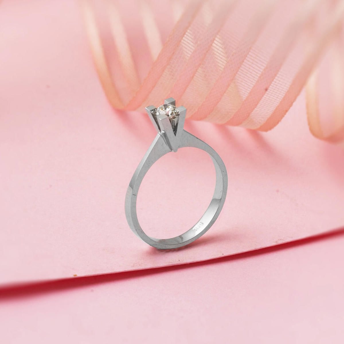 14K White Gold 0.30 Ct Single Stone Diamond Ring