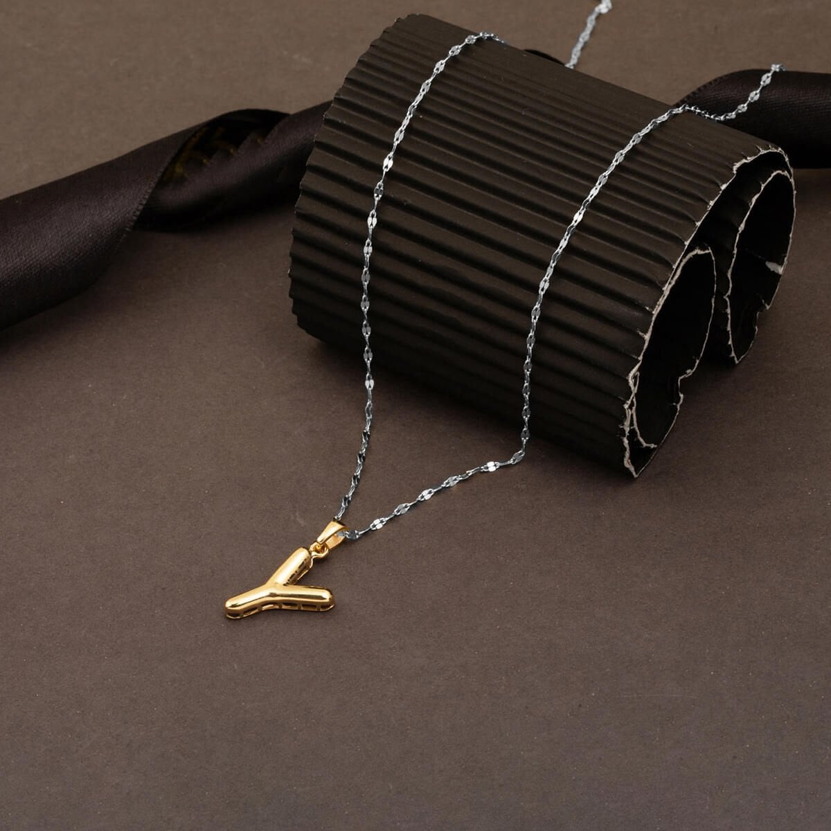 14K Yellow Gold Balloon Shaped Y Initial Pendant