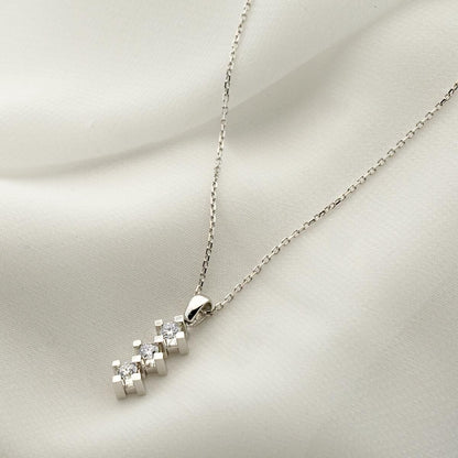 14K White Gold Tria 0.33 Ct Diamond Necklace