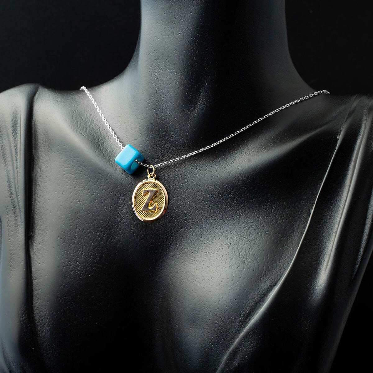 14K Yellow Gold Z Initial Oval Pendant