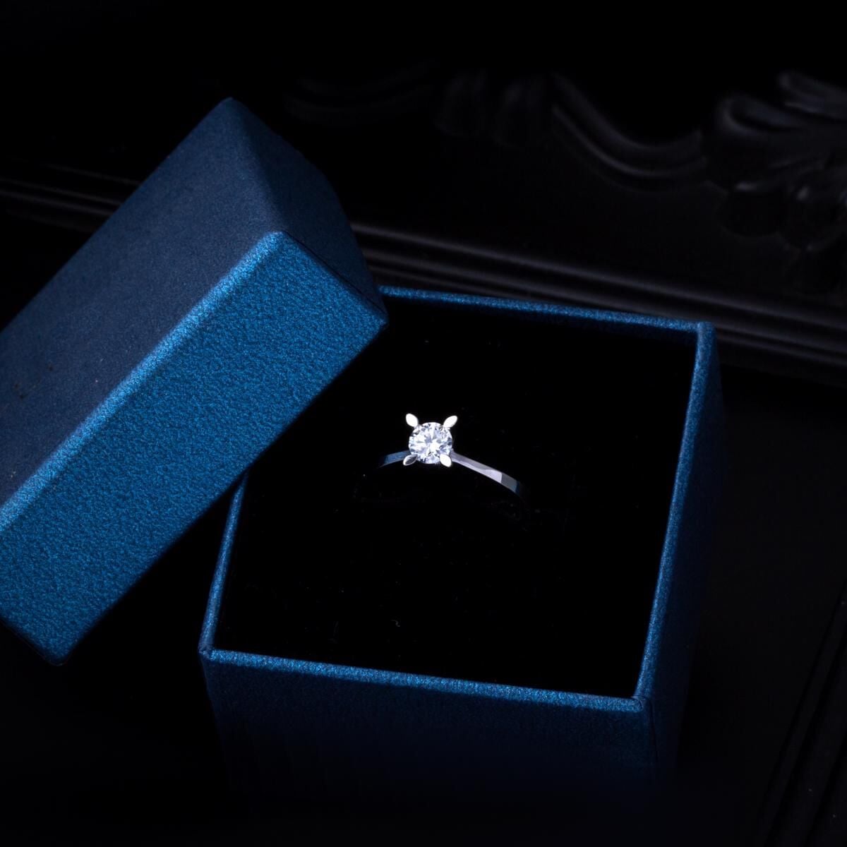 14K White Gold Moissanite Solitaire Ring (2.1 g)