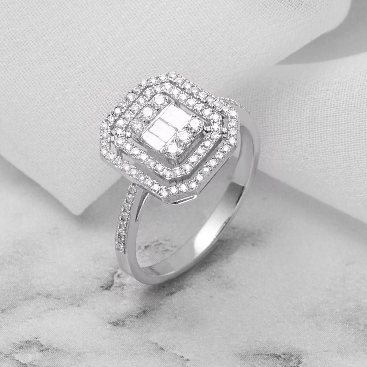 14K White Gold 0.48 Ct Baguette Diamond Ring